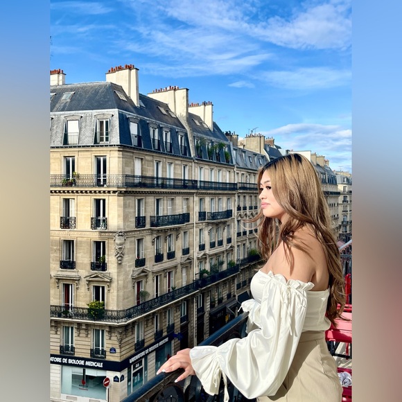 Meet your Posher, Mariana - Picture 1 of 1